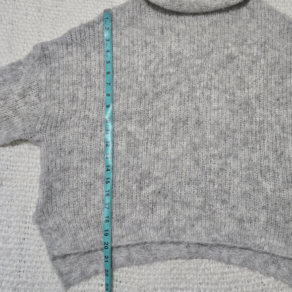 DEBUT Cozy Gray Chunky Turtleneck Women's Sweater Size Large - Picture 12 of 15